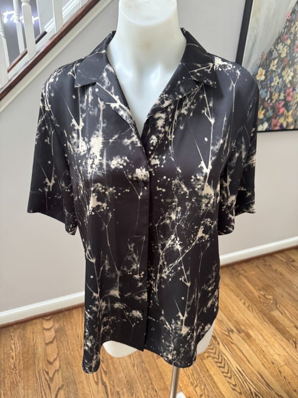 Lafayette 148 satin printed short-sleeve camp collar button-up blouse black 6